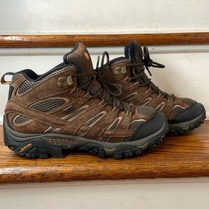 Merrell waterproof hiking boots size 8